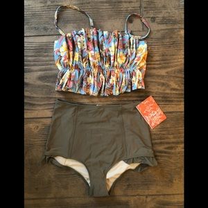 Kortni Jeane small set like new/NWT